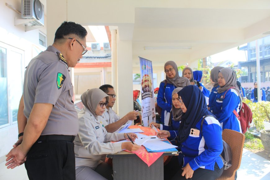 Buruh Antusias Ikuti Pemeriksaan Gratis dari Polres Bojonegoro