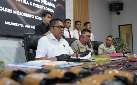 Polisi Bongkar Kasus Narkoba dengan Barang Bukti 330 Cartridge Vape Etomidate